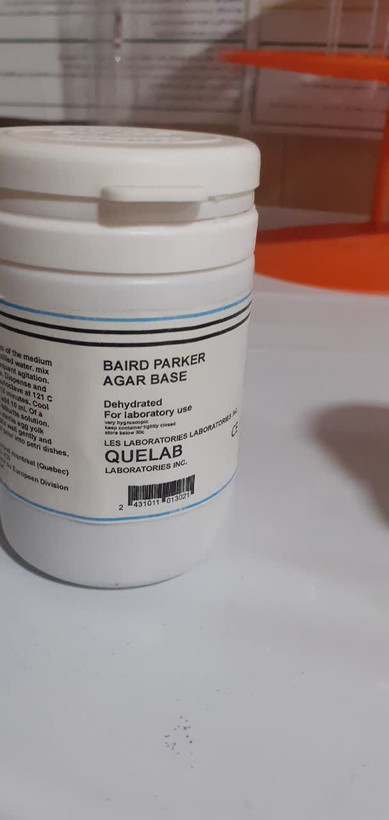 محیط کشت برد پارکر آگار ۱۰۰ گرمی کمپانی کیولب (Q lab)کانادایی