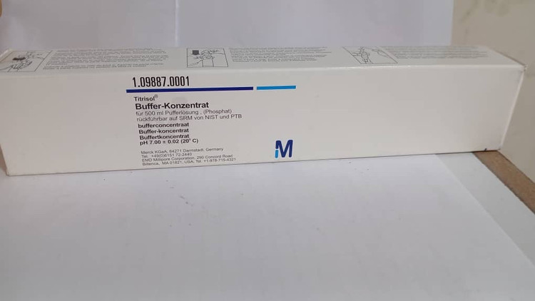 تیترازول بافر با ph مختلف کمپانی مرک(Merck) آلمان