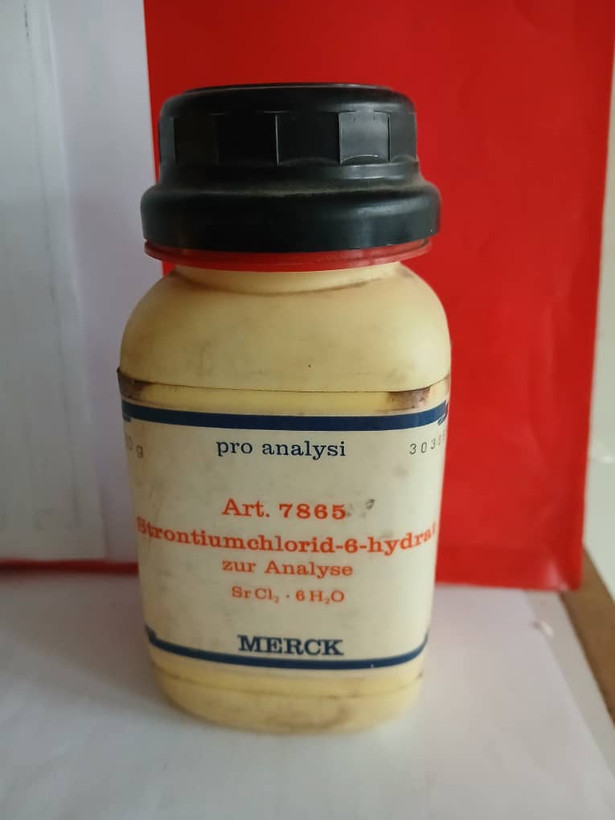 استرانسیوم کلراید ۲۵۰ گرمی کمپانی مرک(Merck) آلمان